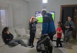 Beşiktaş formasına benzetmeye çalıştığı tişörtüyle fotoğrafı çekilen Muhammed Emir'e sürpriz