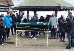 Marmara'da batan 'BATUHAN A'nın sahibi toprağa verildi; adını gemiye verdiği oğlu tabutun başından ayrılmadı
