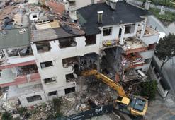 Büyükçekmece'de kentsel dönüşüm kapsamında 4 katlı 2 bina daha yıkıldı