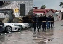 Kıraathanede alıkoyup, silahla tehdit ederek banka hesaplarına 200 bin TL havale ettiler