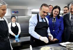 Bakan Kacır, ramazan pidesi yaptı