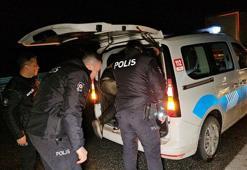 Sürücüsünün ‘dur’ ihtarına uymadığı hafif ticari araçtan 6 kaçak göçmen çıktı