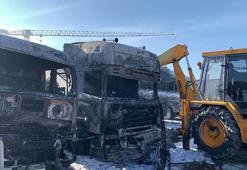 Esenyurt'ta TIR garajında yangın: 3 TIR 1 kamyon kullanılmaz hale geldi