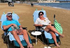 Mersin'de sıcak hava; Kızkalesi'nde denize girdiler