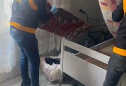 Kilimlerin altındaki çuvaldan 31 ruhsatsız tabanca çıktı, 'Emanet' dedi