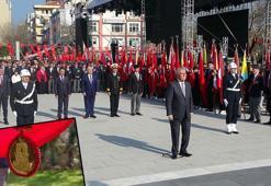 Çanakkale Deniz Zaferi'nin 109'uncu yıl dönümü kutlanıyor; altın madalyalı bayrak göndere çekildi