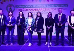 Dünya Down Sendromu Günü Partisi ve + 1 Değer Katanlar Ödül Töreni İstanbul'da düzenledi