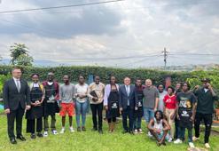 Yunus Emre Enstitüsü, Ruanda’da ebru atölyesi etkinliği düzenledi