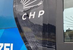 Trabzon'da sesten rahatsız olduğu gerekçesiyle CHP otobüsüne taş attı: Valilik açıklama yaptı