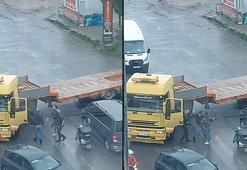 Ataşehir’de yol kavgası kamerada