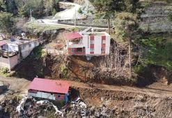 Sağanak nedeniyle temeli kayan 2 katlı ev tahliye edildi