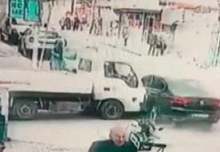 Avcılar'da polisten kaçan şüpheliler park halindeki araçlara çarptı