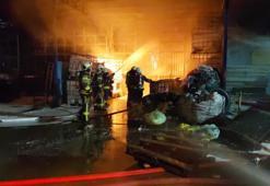 Geri dönüşüm deposunda çıkan yangın, 5 işyerine sıçradı: 1 ölü