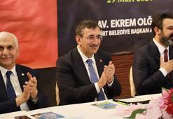 Cumhurbaşkanı Yardımcısı Yılmaz: Demokraside de kalkınmada da bizimle yarışamazlar