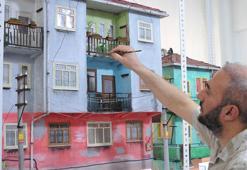 Evinin bir odasına minyatür eski mahalle kurdu; ‘Bütün hikayem bir çöp şişle başladı’