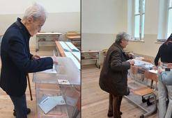 İzmir'de oy verme işlemi başladı
