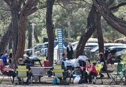 Oylarını kullanıp mesire alanlarında piknik yaptılar