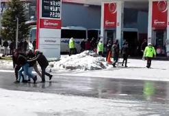 İzinsiz yürüyüş yapmak isteyen DEM Parti'lilere polis müdahalesi