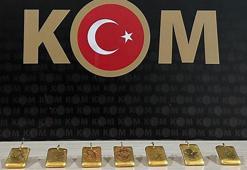 Ayakkabılarından 3,5 milyon lira değerinde kaçak külçe altın çıktı