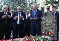 Cumhurbaşkanı Erdoğan'dan Türkeş'in mezarına ziyaret