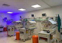 Bir yıl arayla 'bağırsak felcine' yakalanan kız kardeşler literatüre girdi