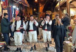 Safranbolu'da itfaiyeciler, tulumbacı kıyafetleriyle sokaklarda dolaştı