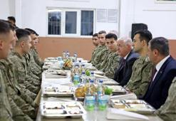 Bakan Güler, Şanlıurfa'da askerlerle iftar yaptı