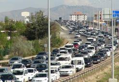 'Kilit kavşak'ta bayram dönüşü trafik yoğunluğu