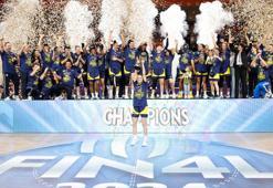 EuroLeague şampiyonu Fenerbahçe Alagöz Holding kupasını aldı