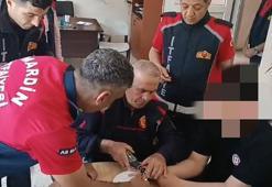 Parmağına sıkışan madeni paradan yaptığı yüzüğü itfaiye çıkardı