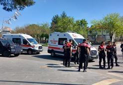 Otomobil, Yunus ekibinin motosikletine çarptı: 2 polis yaralı