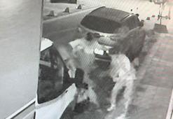 Kadıköy'deki bıçaklı saldırının güvenlik kamerası görüntüleri ortaya çıktı
