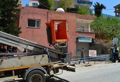 Üzerine istinat duvarı çöken ev, tahliye edildi