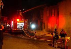 İzmir’de tekstil atölyesinde yangın; çevredeki binalarda oturanlar tahliye edildi