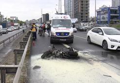 Basın Ekspres'te emniyet şeridindeki araca iki motosiklet çarptı: 2 yaralı