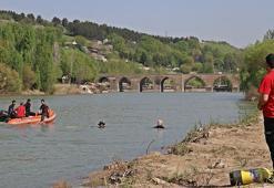 'Hareketsiz erkek görüldü’ ihbarının yapıldığı Dicle Nehri'nde aramalar yeniden başladı
