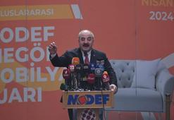 Varank: Milletin nazarında İstiklal Marşı'na, Türk bayrağına saygı duymayanın hiçbir itibarı olmaz