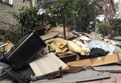 Avcılar'da kiracılara kızan ev sahibi eşyaları balkondan attı