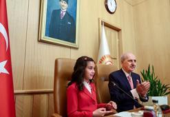 TBMM Başkanı Kurtulmuş, koltuğunu 6'ncı sınıf öğrencisi Aysima'ya devretti