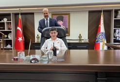 İstanbul İl Emniyet Müdürü Zafer Aktaş, koltuğunu şehit çocuğuna bıraktı