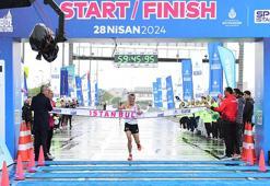 Türkiye İş Bankası 19'uncu İstanbul Yarı Maratonu koşuldu