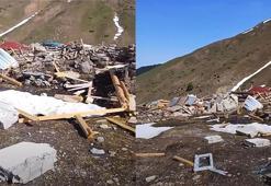 Kar eriyince çıktıkları yaylada 9 evin yıkıldığını gördüler