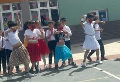 Tokat'ta 4 erkek öğrencinin etek giyip peçe taktığı program için okul yönetimi ve öğretmenlere soruşturma