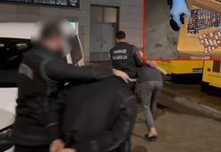 Durdurulan 2 kamyondan 83 bin 440 sentetik ecza çıktı
