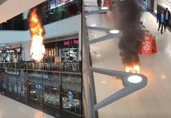 AVM tavanında alev alan avize, zemine düştü