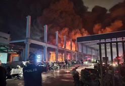 Adana'da motosiklet fabrikasında yangın kontrol altına alındı