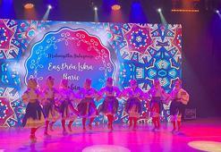 Komşu ülkelerin öğrencilerinden birbirinden renkli halk oyunları gösterisi