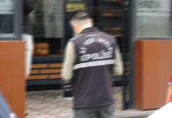 Uzaklaştırma kararına uymayıp yanına gittiği kızını bıçakladı