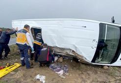 Ardahan'da rehabilitasyon öğrencilerinin de taşındığı yolcu minibüsü kaza yaptı; 1 ölü, 7'si öğrenci 13 yaralı