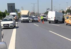 Esenler'de 5 aracın karıştığı zincirleme kaza: Trafik durma noktasına geldi